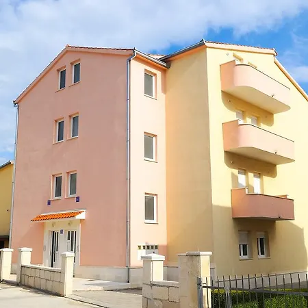 Gudelj Apartment *