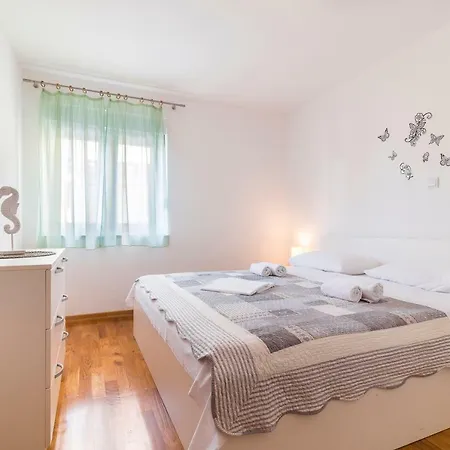 Gudelj Apartment *