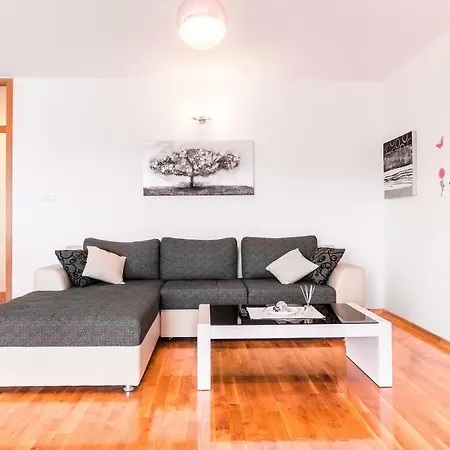 Apartment Gudelj *