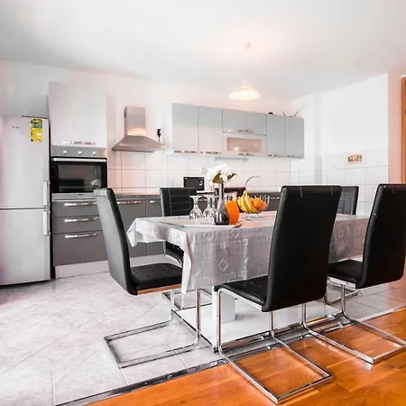 Gudelj Apartman *